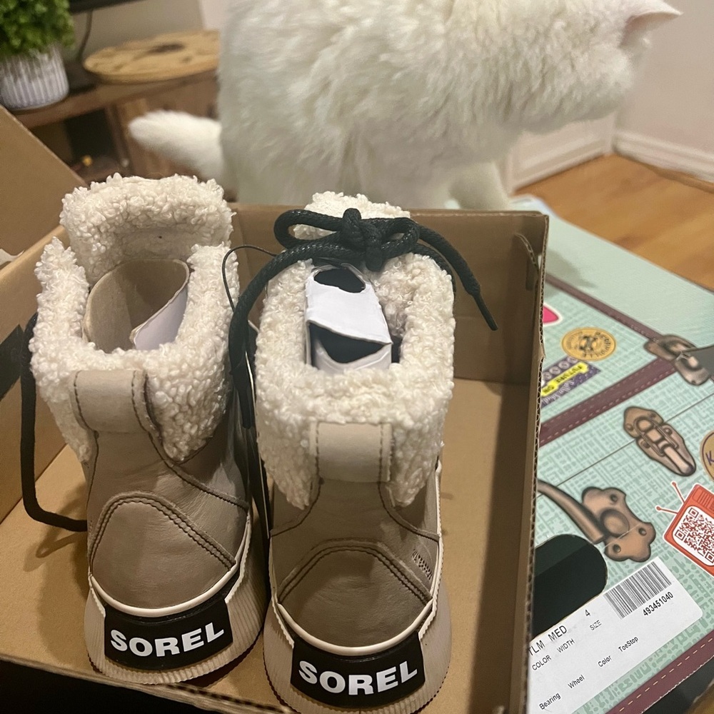Sorel Women's Out N About IV Chillz Waterproof Boots- size 5 - Picture 4 of 5